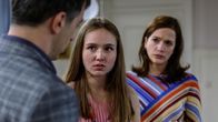 Sturm der Liebe – ARD STURM DER LIEBE FOLGE 2950 Uhr im ERSTEN. Robert (Lorenzo Patané, l.) und Eva (Uta Kargel, r.) sagen Valentina (Paulina Hobratschk, M.) endlich die Wahrheit. |