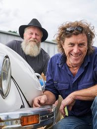 Outback Car Hunters – Beetle before – GT and Dave w/ front bonnet/headlight – landscape .