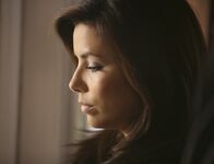 Desperate Housewives – Gaby (Eva Longoria) und Carlos müssen einen Mieter in ihrem Haus aufnehmen, um mit der schwierigen Finanzsituation klar zu kommen ...