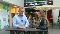 Traumweekend – Sasa Schwarzjirg am Currywurst-Stand.
