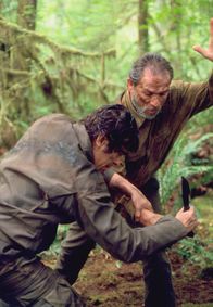 The Hunted – L. T. Bonham (Tommy Lee Jones) hat in Aaron Hallam (Benicio del Toro) einen ebenbürtigen Gegner gefunden...