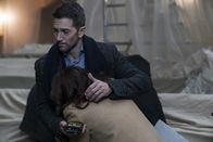 Ransom – Eric Beaumont (Luke Roberts) und Olga (Pooky Quesnel)