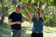Gordon Ramsay: Kulinarische Abenteuer – Gordon Ramsay und Annabelle suchen nach Honig. (National Geographic/Justin Mandel)