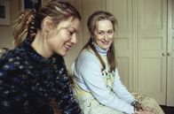 The Hours – Ihre erwachsene Tochter Julia (Claire Danes, links) verschwindet immer mehr aus Clarissas (Meryl Streep) Leben.