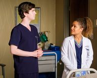 The Good Doctor – Dr. Shaun Murphy (Freddie Highmore), Dr. Claire Browne (Antonia Thomas) Die Verwendung des sendungsbezogenen Materials ist nur mit dem Hinweis und Verlinkung auf RTL+ gestattet.
