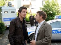 Tatort – Sebastian Bootz (Felix Klare) und Thorsten Lannert (Richy Müller) haben einen verwegenen Plan gefasst, mit dem sie eine Entführung und eine Mafia-Erpressung gleichzeitig beenden wollen ...