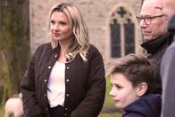 Holy Days – Evelyn Burdecki entdeckt mit Feiertags-Chauffeur Gabriel Engel (Nicolai Tegeler) das Rätsel um Himmelfahrt.