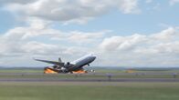 Mayday - Alarm im Cockpit – Das Flugzeug schlägt auf der Landebahn auf.