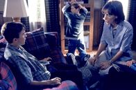 Malcolm mittendrin – L-r: Malcolm (Frankie Muniz), Reese (Justin Berfield), Lois (Jane Kaczmarek)