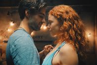 Das kleine Fernsehspiel: Cleo – Cleo (Marleen Lohse) und Paul (Jeremy Mockridge) auf ihrer Schatzsuche.