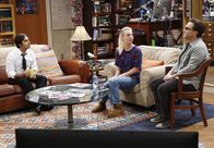 The Big Bang Theory – Während Raj (Kunal Nayyar, l.) seine "Beziehung" mit Howard hinterfragt, überdenkt Penny (Kaley Cuoco, M.) plötzlich auch ihr Verhalten Leonard (Johnny Galecki, r.) gegenüber ...