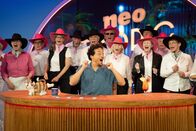 Neo Tropic Tonight – Ein Seniorenchor präsentiert das Wetter bei "Neo Tropic Tonight".