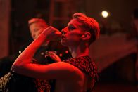 Femme – Toby (John McCrea) hegt insgeheim Gefühle für seinen Mitbewohner und Freund Jules.
