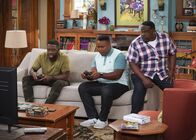 The Neighborhood – (v.l.n.r.) Malcolm Butler (Sheaun McKinney); Marty Butler (Marcel Spears); Calvin Butler (Cedric the Entertainer)