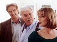 Diagnose: Mord – Steve (Barry Van Dyke, l.) und Dr. Sloan (Dick Van Dyke, M.) flirten heftig mit Gloria (Renee Coleman, r.).