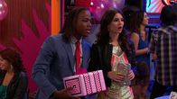 Victorious – L-R: André Harris (Leon Thomas III), Tori Vega (Victoria Justice)