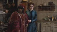 Ghosts – v.li.: Danielle Pinnock als Alberta und Rebecca Wisocky als Hetty