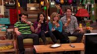 iCarly – L-R: Freddie Benson (Nathan Kress), Carly Shay (Miranda Cosgrove), Sam Puckett (Jennette McCurdy), Spencer Shay (Jerry Trainor)