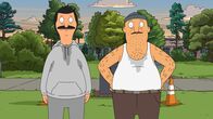 Bob's Burgers – Als sich Teddys (r.) Gesundheitszustand drastisch verschlechtert, fährt Bob (l.) mit ihm in ein Bootcamp - dort stoßen die beiden schon bald an ihre Grenzen ...