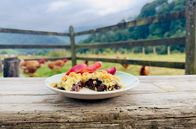 Zu Tisch ... – Apfel-Blutwurst-Crumble