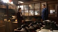 Life After Life – Ursula Todd (THOMASIN MCKENZIE) und Maurice Todd (HARRY MICHELL).