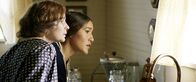 Te Ata - Stimme eines Volkes – L-R: Bertie Thompson (Brigid Brannagh), Te Ata (Q'orianka Kilcher)