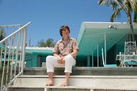 Love & Mercy – Der gerade mal zwanzigjährige Brian (Paul Dano) hält dem Druck der Plattenfirma und seines tyrannischen Vater nicht lange stand.