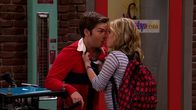 iCarly – L-R: Freddie Benson (Nathan Kress), Sam Puckett (Jennette McCurdy)