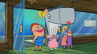 SpongeBob Schwammkopf – Pearl (2.v.l.)