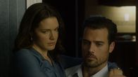Off the Rails – Nicole Barrow (Hannah Barefoot, l.); Mark Barrow (Thomas Beaudoin, r.)