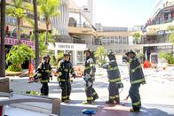 9-1-1 Notruf L.A. – L-R: Howie 'Chimney' Han (Kenneth Choi), Eddie Diaz (Ryan Guzman), Bobby Nash (Peter Krause), Henrietta 'Hen' Wilson (Aisha Hinds), Evan 'Buck' Buckley (Oliver Stark)