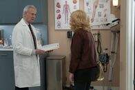 The Goldbergs – Brent Spiner (Dr. Emry), Wendi McLendon-Covey (Beverly Goldberg).