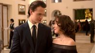Tokyo Vice – Jake (Ansel Elgort) geht mit Tozawas Geliebten Misaki (Ayumi Ito) aus.