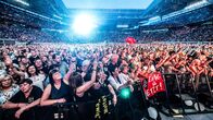maffay. – Fans beim letzten Konzert seiner Abschiedstournee 2024 in Leipzig.