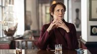 Killing Eve – Carolyn (Fiona Shaw) kehrt als Verräterin nach London zurück. Doch sie spielt ein doppeltes Spiel.