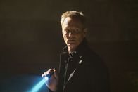 Sleepy Hollow – Während Daniel nach Washington D.C. muss, um in Atticus Nevins' (Bill Irwin) Fall voranzukommen, bekommt Abbie für diese Zeit den Chefposten. Doch plötzlich gerät alles außer Kontrolle ...