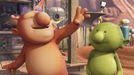 Q Pootle 5 – Groobie und Pootle freuen sich schon auf das kosmische Flirreln in der Nacht. Es ist ein unglaubliches Lichtspektakel am Himmel von Okidoki.
