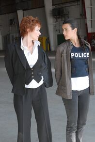 Navy CIS – Ende gut, alles gut: Ziva (Cote de Pablo, r.) und Direktorin Jenny Shepard (Lauren Holly, l.) ...