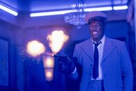 Marlowe – Cedric (Adewale Akinnuoye-Agbaje)
