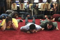 Scorpion – Als einige Männer das Casino überfallen, ahnen Sylvester (Ari Stidham, l.) Walter (Elyes Gabel, M.) und Toby (Eddie Kaye Thomas, r.) noch nicht, welche Folgen der Überfall für sie haben wird ...