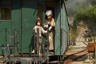Heidi – v.li.: Heidi (Anuk Steffen), Dete (Anna Schinz)