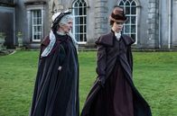 The Frankenstein Chronicles – Jane Smith (Roma Tomelty, l.) und Mary Shelly (Anna Maxwell Martin, r.).