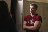 Castle – Hat Riley Marshall (Sam Towers) etwas mit dem Mord an Madison zu tun? Castle und Beckett versuchen, es herauszufinden ...; Hat Riley Marshall (Sam Towers) etwas mit dem Mord an Madison zu tun? Castle und Beckett versuchen, es herauszufinden ...