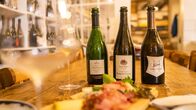freizeit – Nach Feiern wÃ¤r es dem Schmidt Max zumute. Jetzt, zum 30-jÃ¤hrigen JubilÃ¤um von seiner "freizeit". Also vielleicht was Sprudelndes im Glas: Sekt, Prosecco, Cava â€¦ Schaumwein halt. Oder gleich Champagner? Wenn er nur wÃ¼sste, was das Ã¼berhaupt ist.