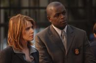 Numb3rs - Die Logik des Verbrechens – Gemeinsam mit David (Alimi Ballard, r.) und Terry (Sabrina Lloyd, l.) versucht Don einer Verbrecherbande das Handwerk zu legen ...