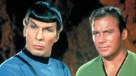 Star Trek: Der Film – Commander Spock (Leonard Nimoy, l.) und Admiral James T. Kirk (William Shatner, r.) sehen sich mit einer ungewöhnlichen Gefahr konfrontiert.