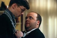 Lukas – Henning Heister (Markus Kieper, l.) stellt sich als Lukas' größter Fan vor, treibt Lukas (Dirk Bach, r.) ab er mit der Zeit an den Rand des Wahnsinns.