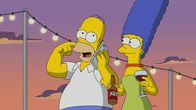 Die Simpsons – Homer (l.); Marge (r.)