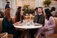 How I Met Your Father – (v.l.n.r.) Rachel (Aby James); Ellen (Tien Tran); Rando (Derek Yates); Valentina (Francia Raisa)