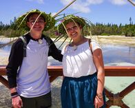 Verrückt nach Meer – Hotelpraktikant Tom Tyler Vajs und Jungköchin Stefanie Gehrlein während ihres Ausflugs in Neukaledonien.